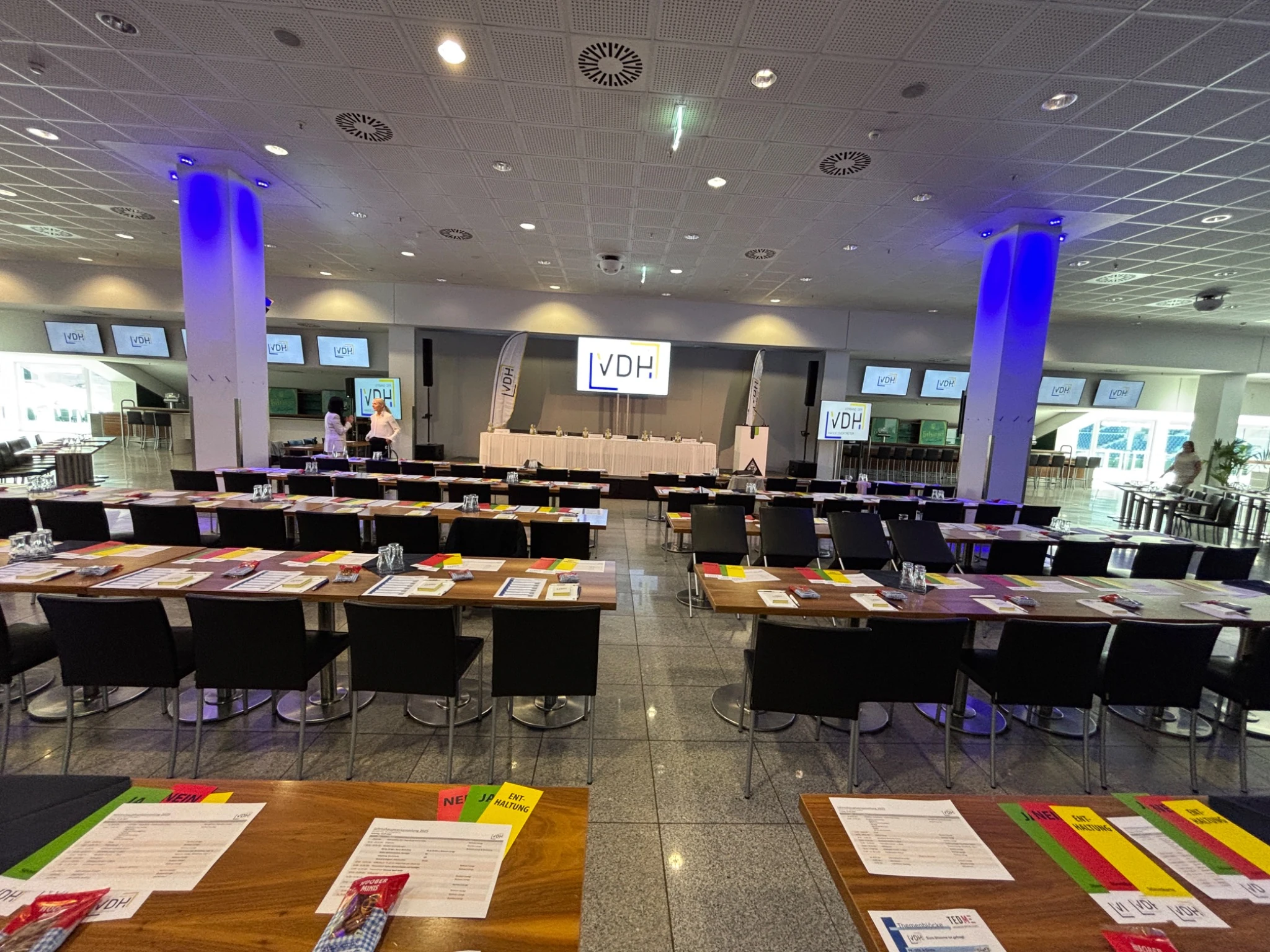 Kamerataugliche Lichttechnik für Tagung und Konferenz im Rhein-Main-Gebiet