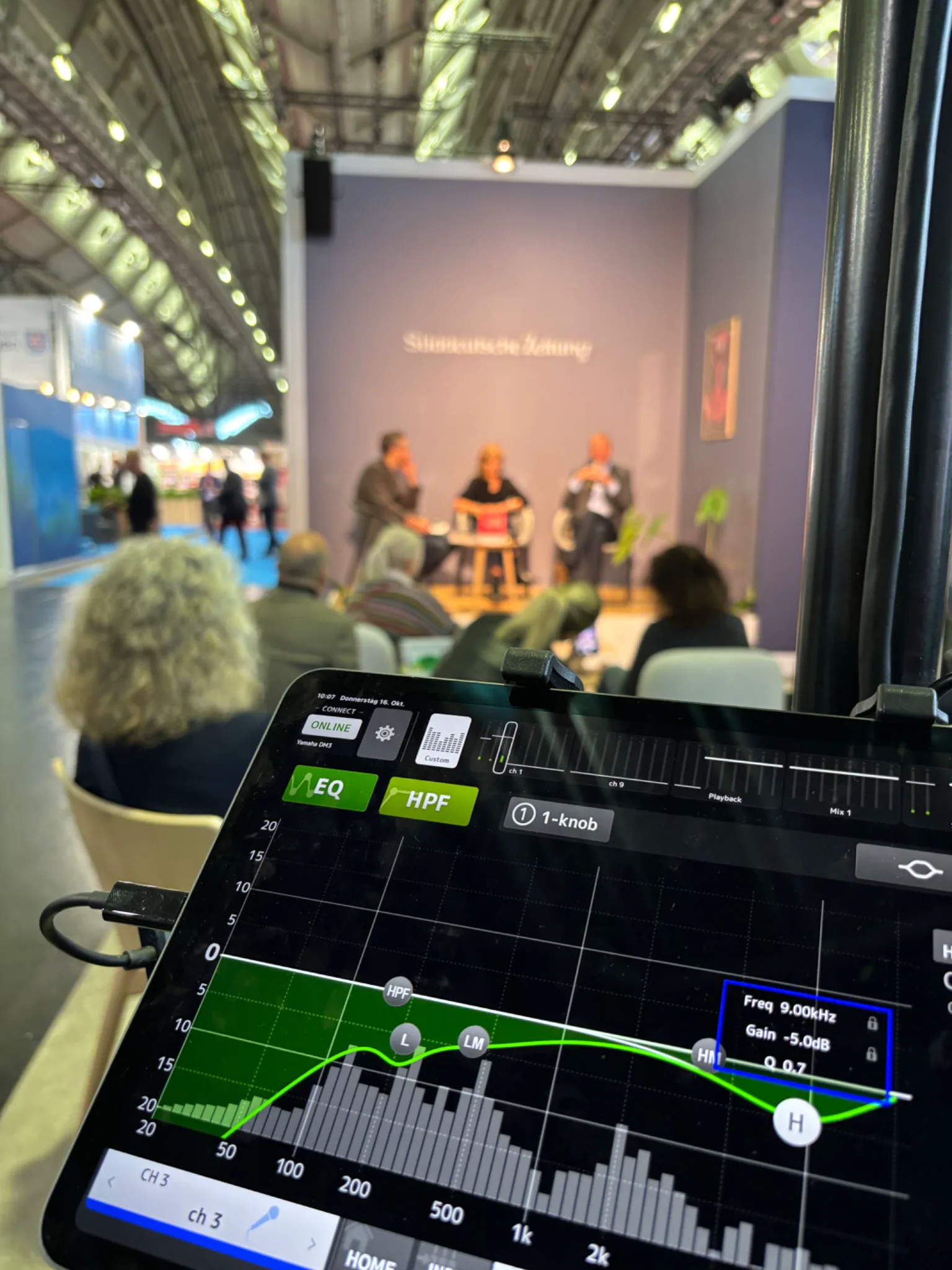 Fernsteuerung der Tonregie am Messestand über ein per LAN verbundenes iPad